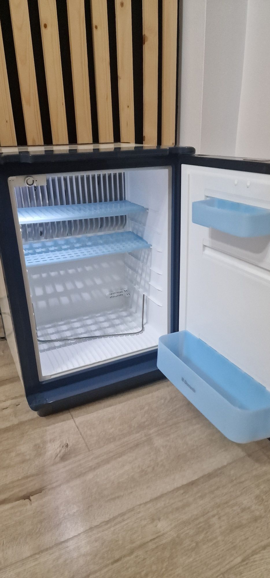 Mini frigider DOMETIC