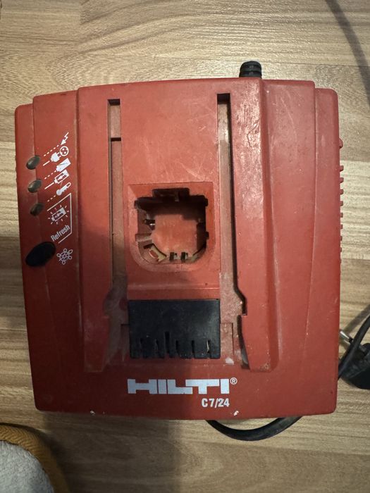 Încărcătoare Hilti C7/24 Stare foarte bună
