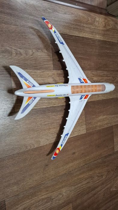 Большой разборный самолет Airbus A380