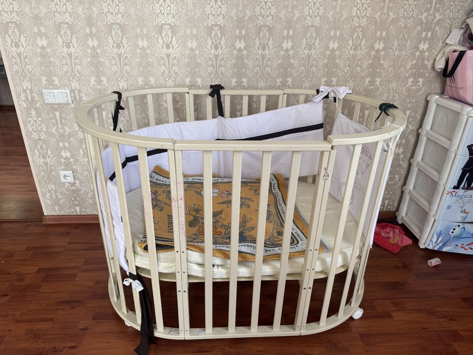 Детская кровать белая