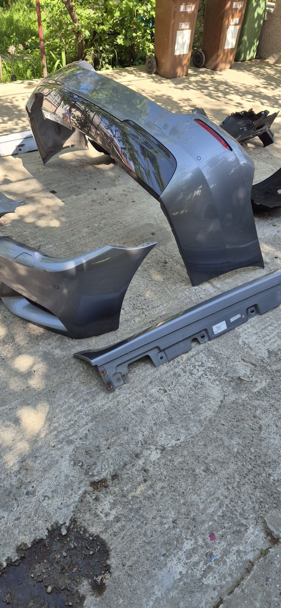 Bara fata M bmw f10 f11 bara spate. Praguri chit complet M-pachet