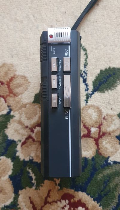 Диктафон плер Sanyo 1980 год випуска винтажний
