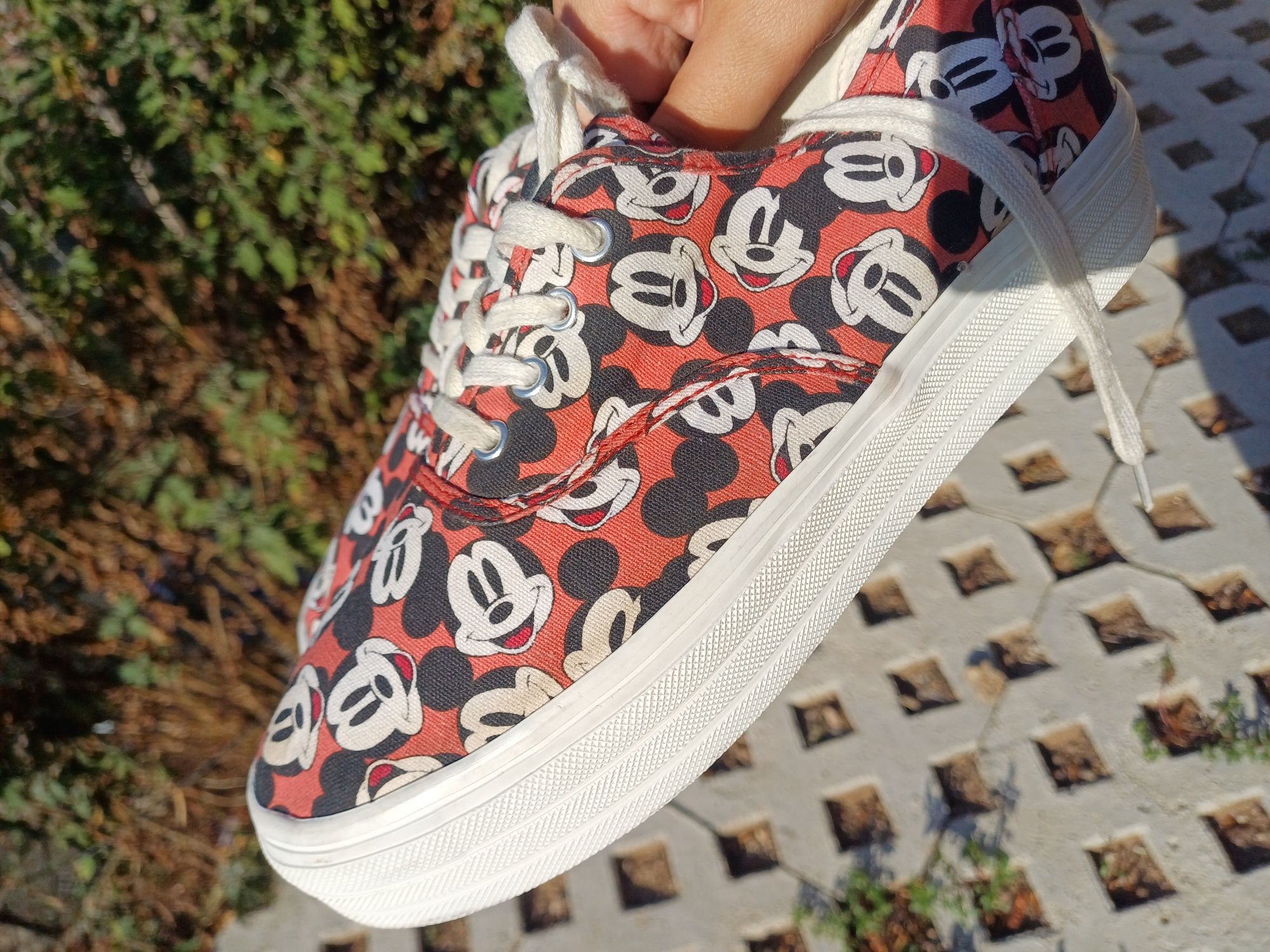 HM x Disney кецове с Мики Маус
