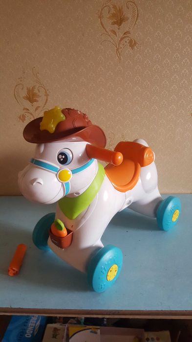 Каталка Chicco "Лошадка Baby Rodeo" 12м+