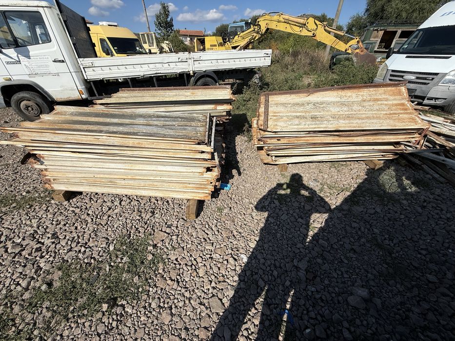 Продавам ламарина  2 м на 80 см 1.2 кг