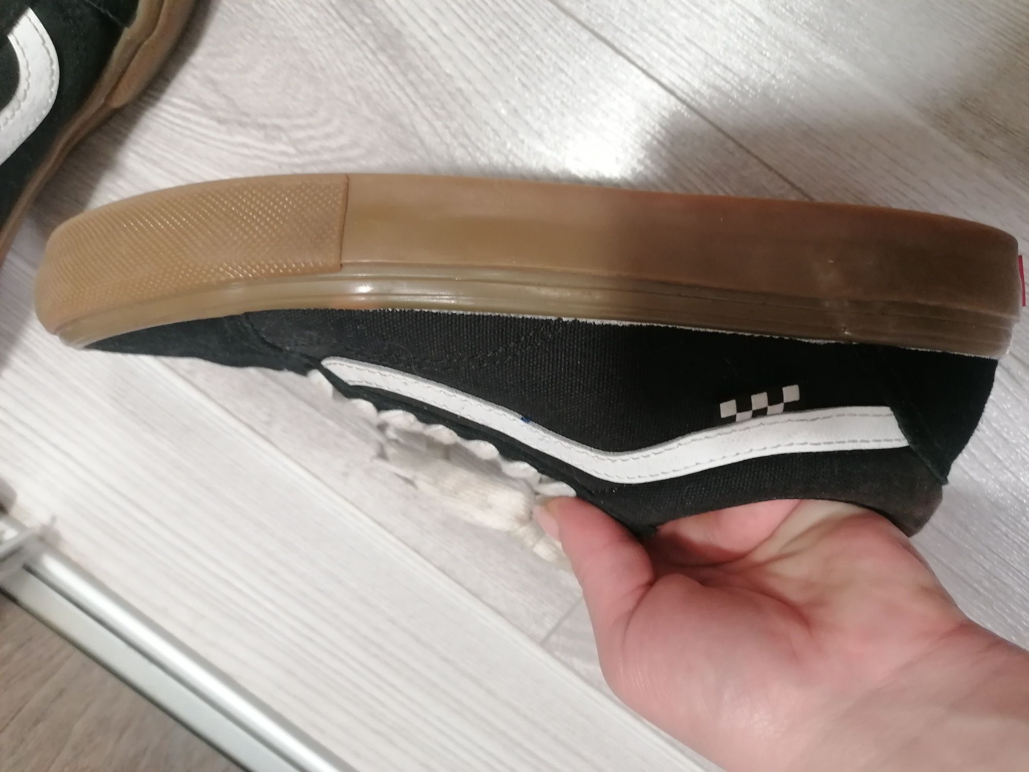 Vând adidași Vans