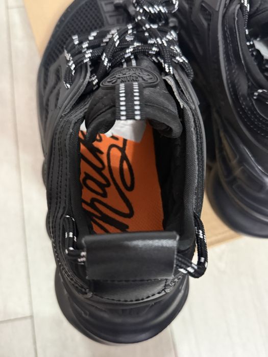 Versace chain reaction