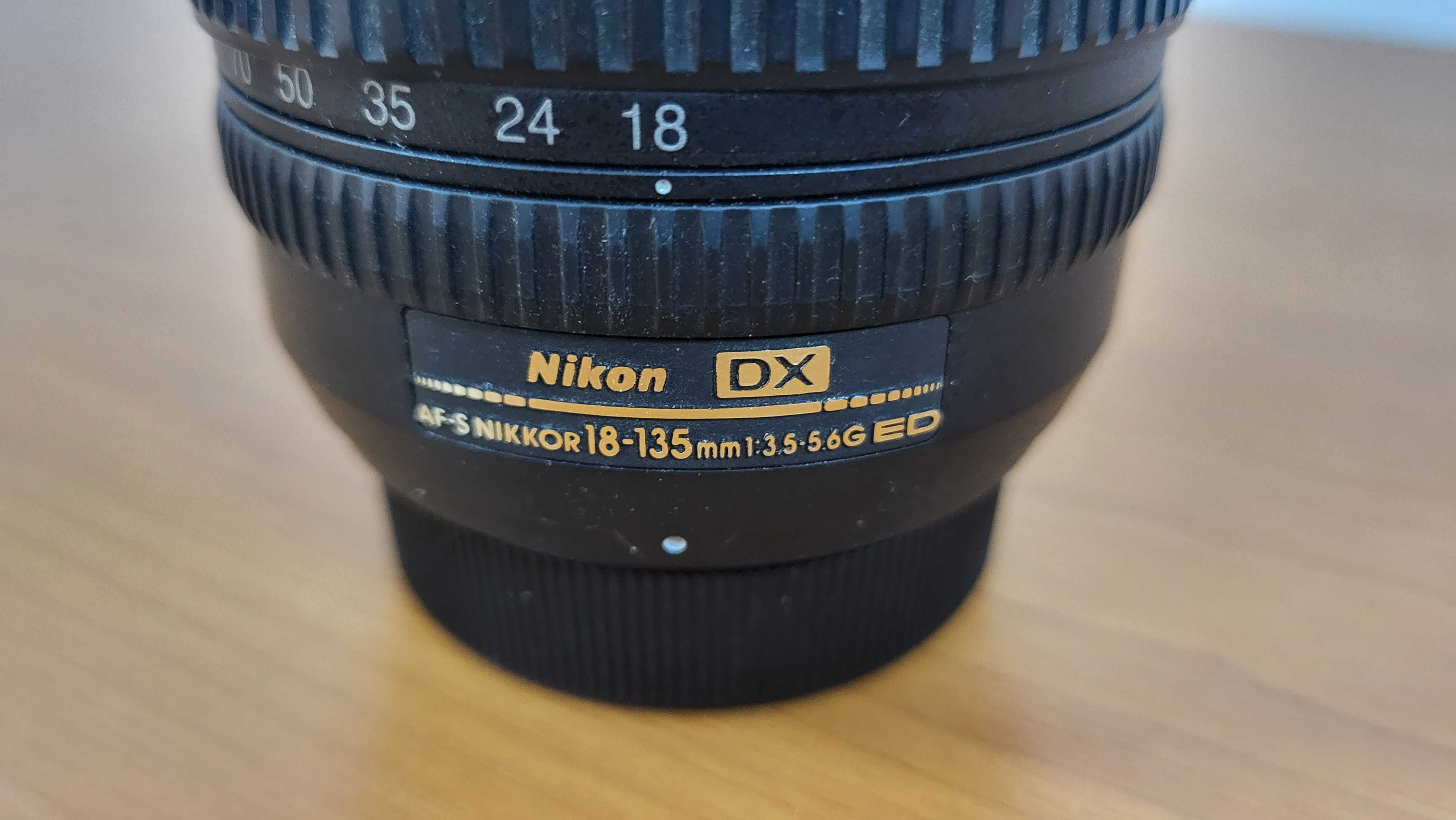 Nikon AF-S 18-135mm f/3.5-5.6G ED-IF DX Zoom-Nikkor