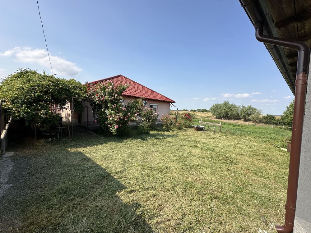 Casa de vanzare / Schimb cu apartament la parter