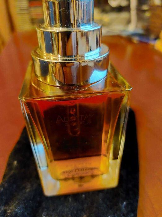 eau parfum f/m rare/nisa Adjatay/Lalique Zamak/Lauder White Linen