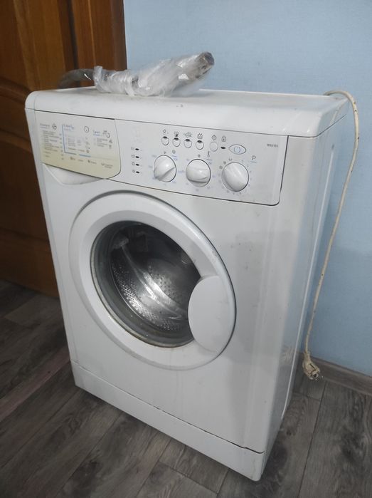 Стиральная машина indesit