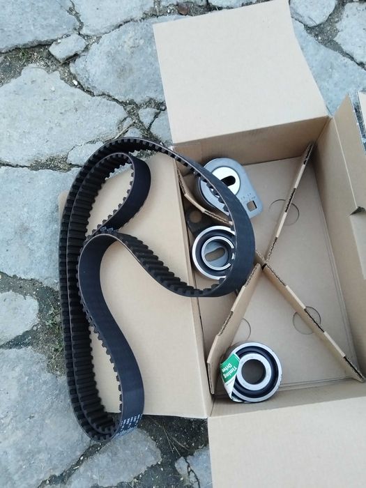 Ремъци и ролки за ангренажа на Land Rover Freelander