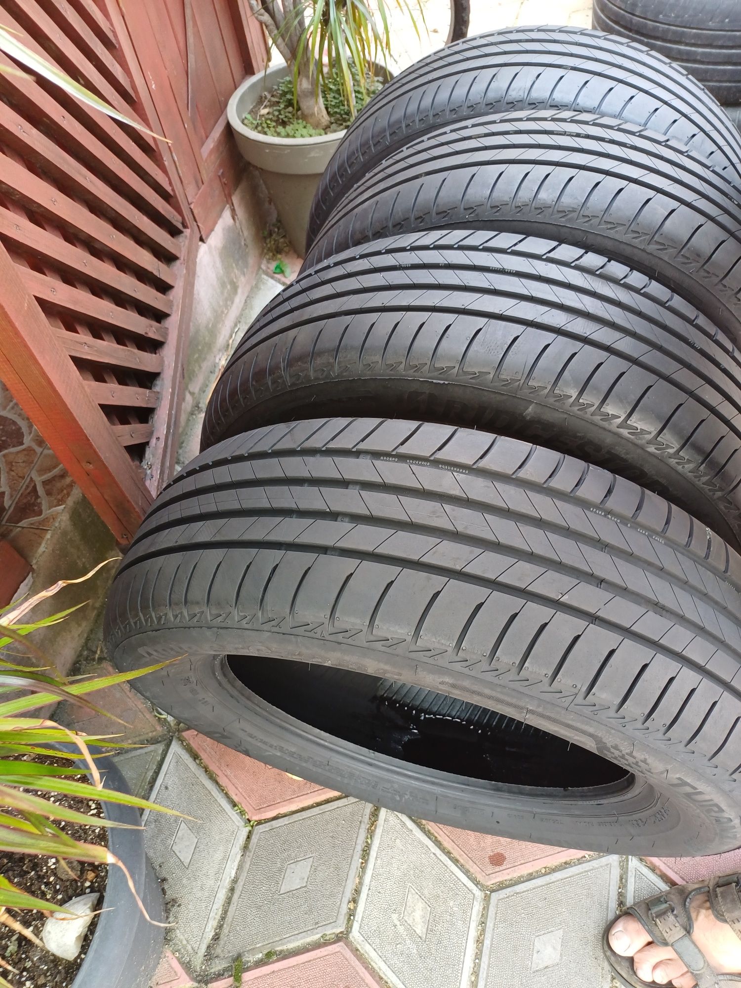 Vand 4 anvelope de vara 215 60 r17 BRIDGESTONE noi din 2023