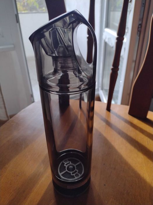 Бутилка за водородна вода BIOGENIS