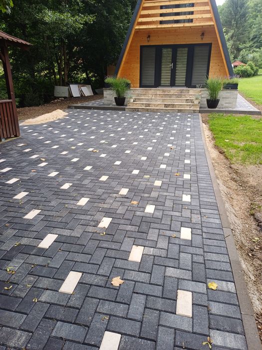 Amenajari curti cu pavaj