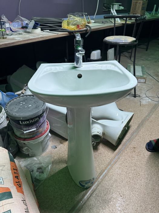 Раковина б/у в хорошем состоянии