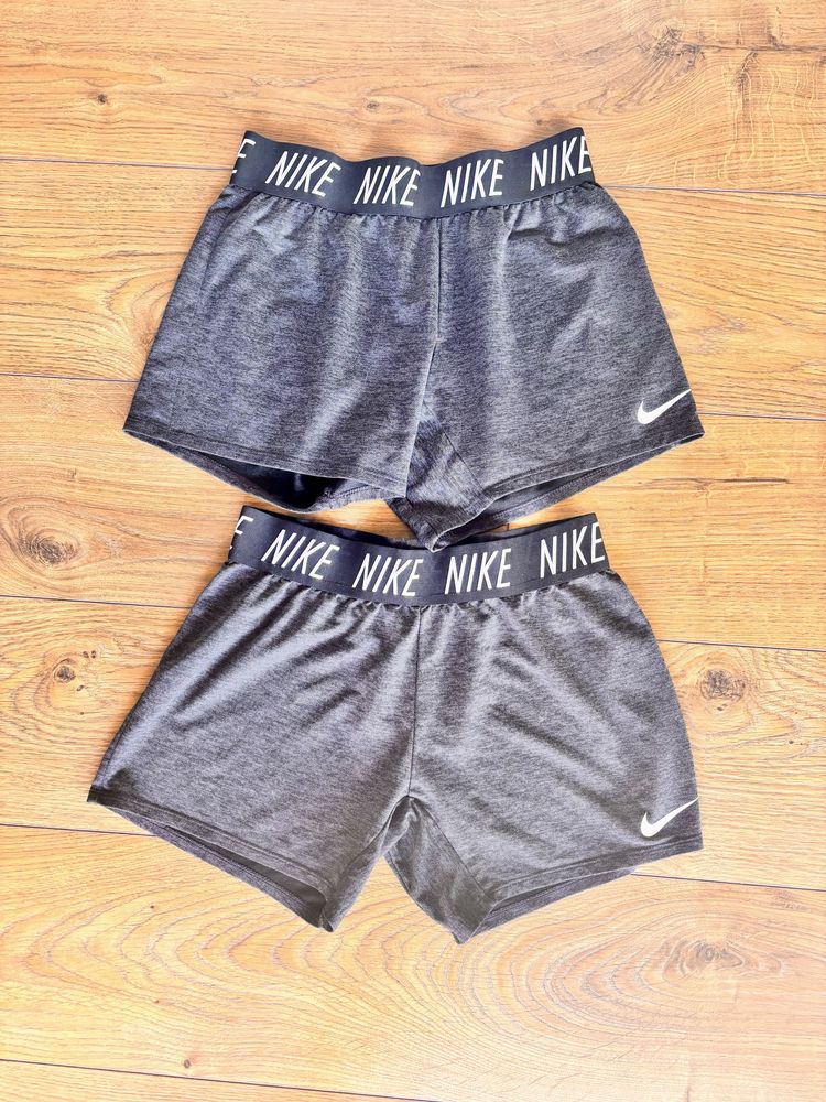 Дамски къси гащи Nike- размер S