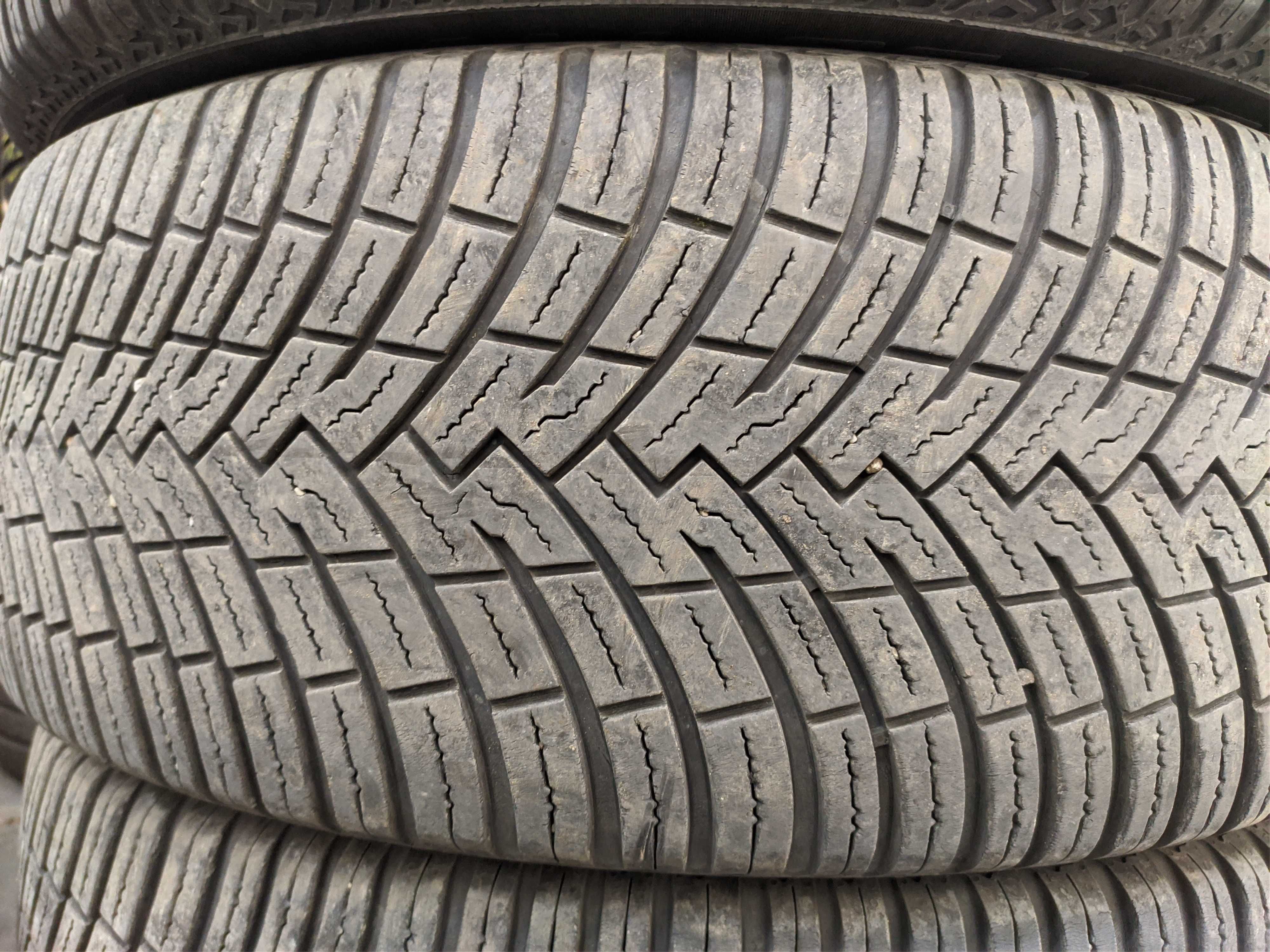 4бр Всесезонни Гуми 235 55 18 - Pirelli - DOT 2023