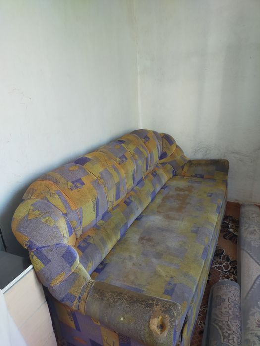 Отдам даром диван