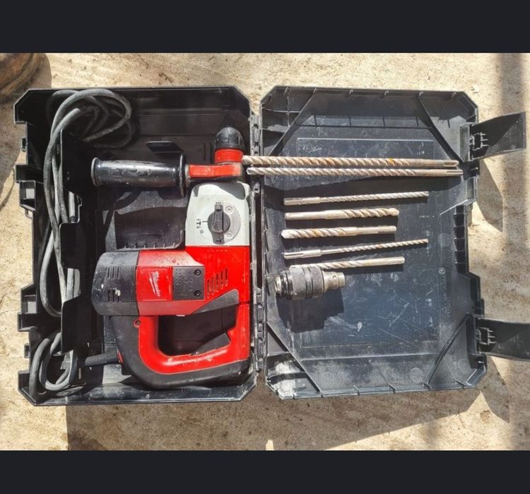 Rotopercutor milwaukee plh 32 xe cutie + burghie