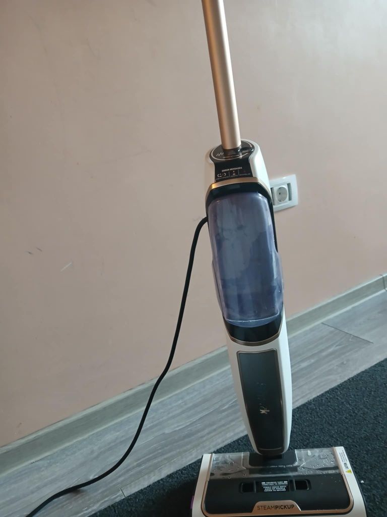 Aspirator Shark cu aburi