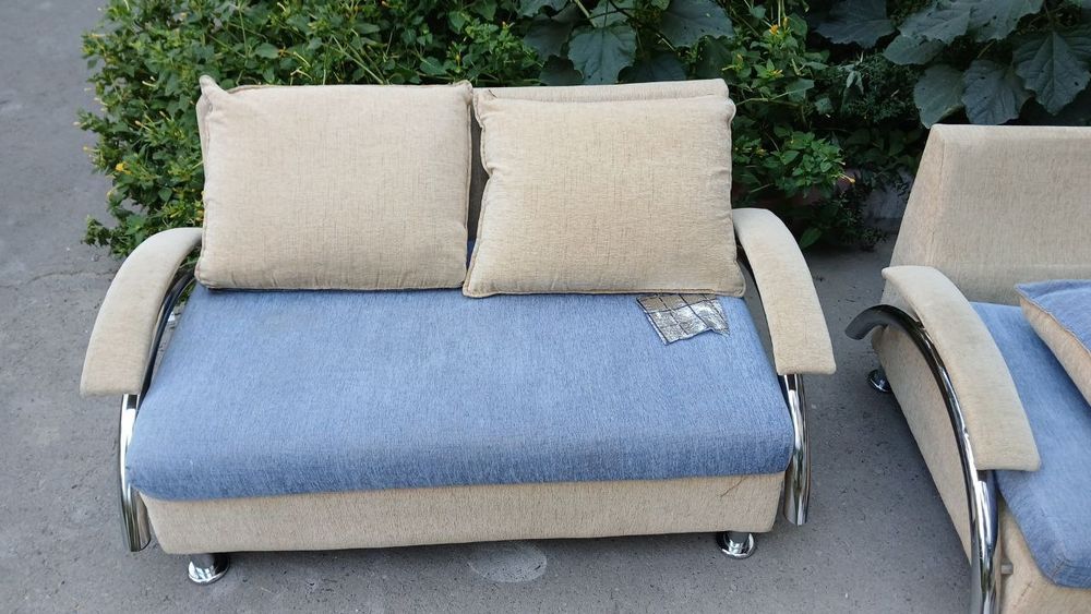 Divan yaxshi xolatda