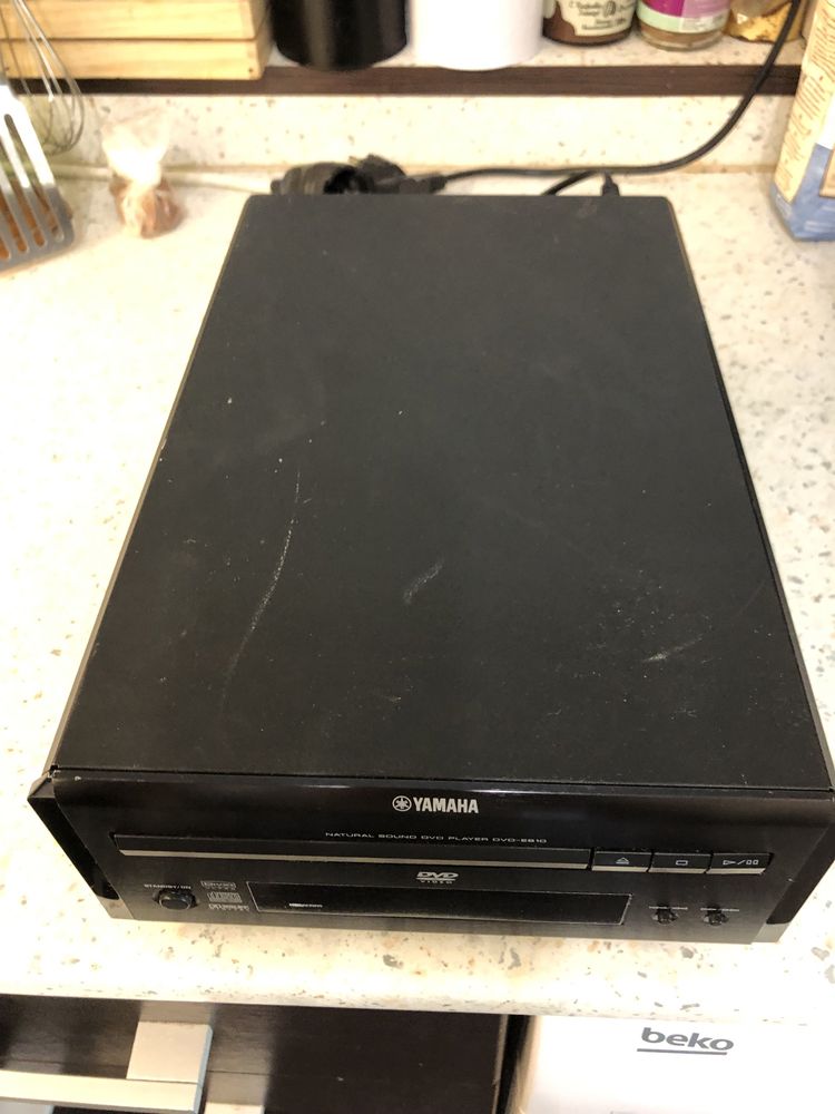 Yamaha E-810 dvd