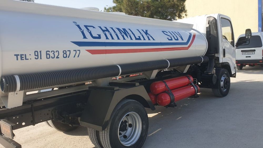 Suv tashuvchi ISUZU sotiladi