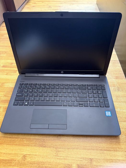 Laptop HP 250 G7,Intel core I3-8265U,8gb ram,256GB SSD NVME