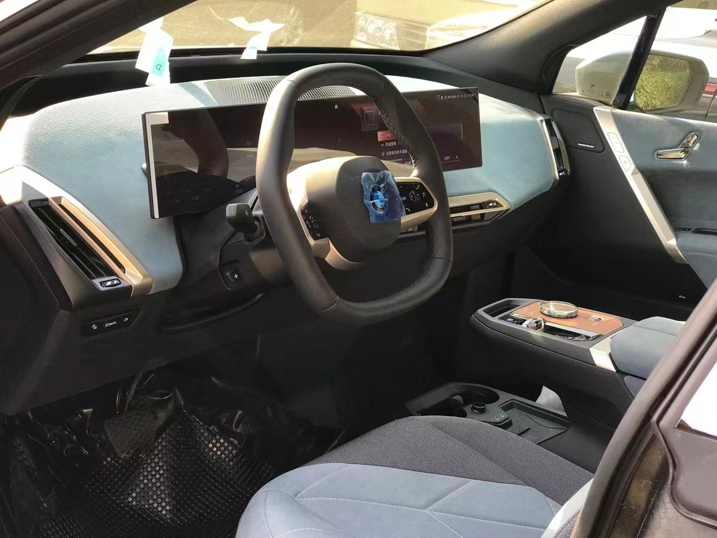 BMW iX xDrive40. Срочно скидочная цена