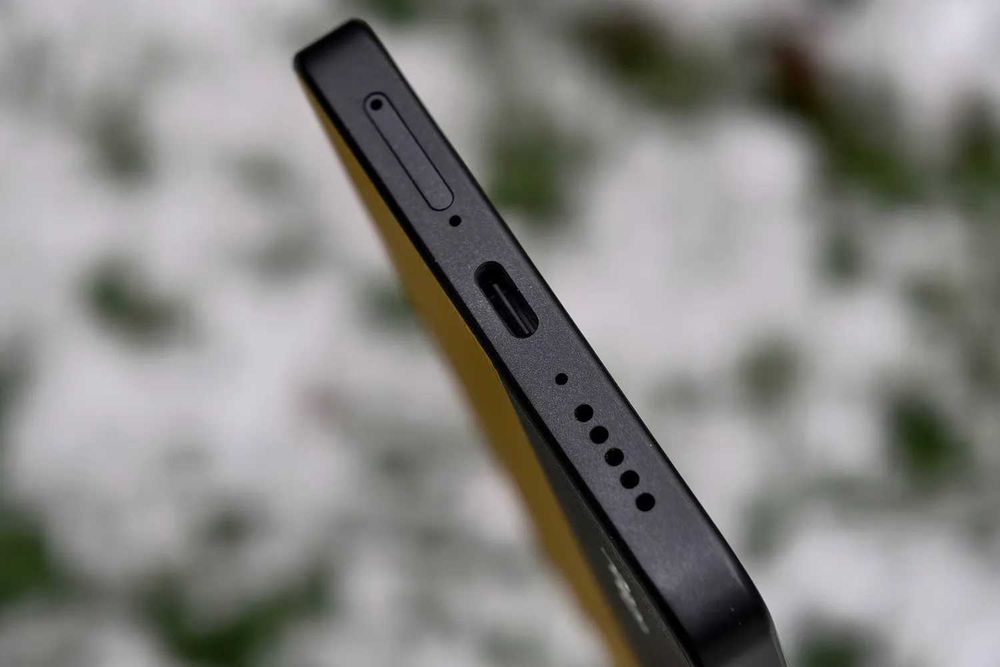 POCO X7 Pro, 8/256 ГБ — Жёлтый цвет, Android 15, отличное состояние!