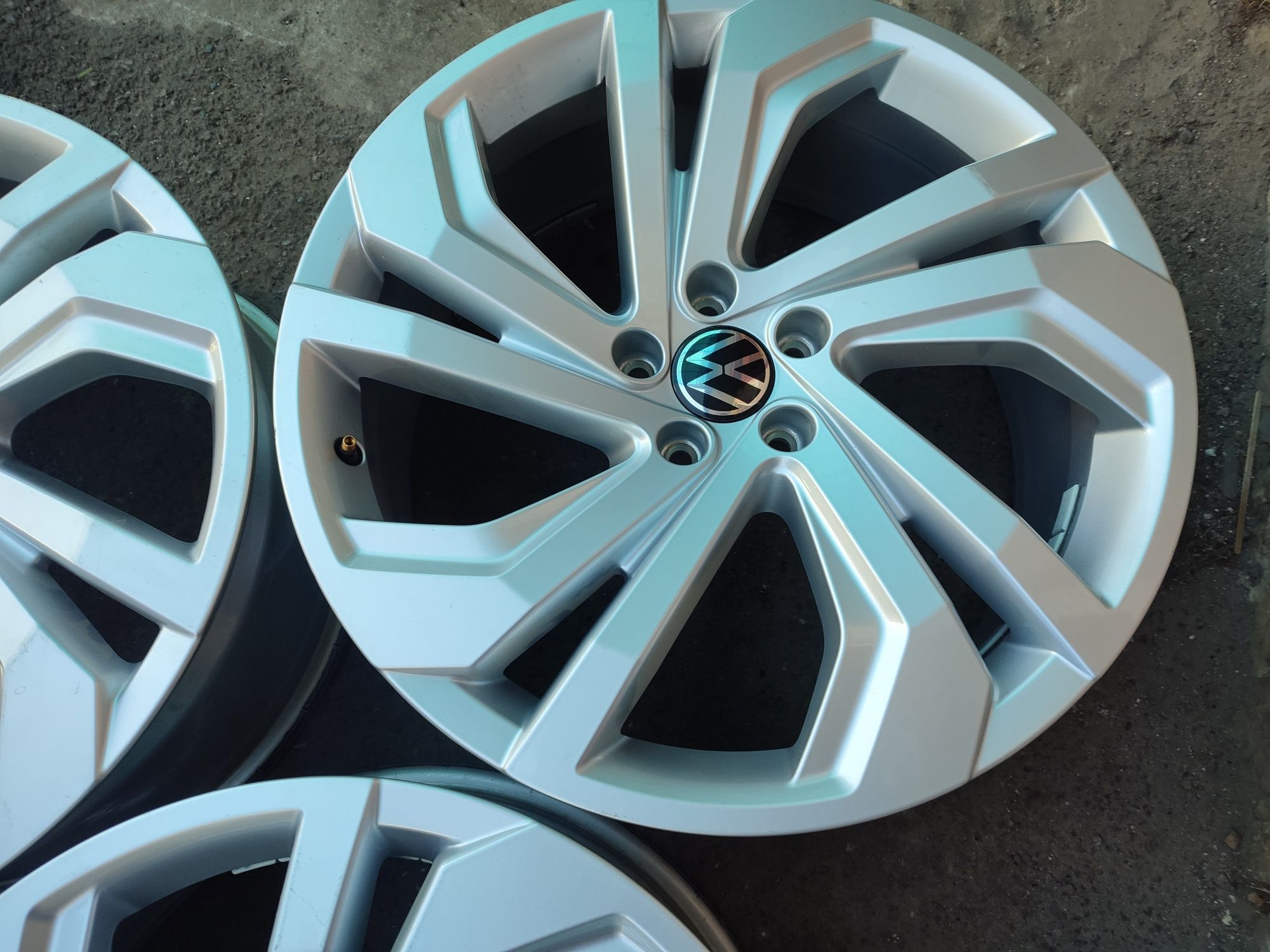 20" оригинални алуминиеви джанти за Vw Tiguan/Arteon...
