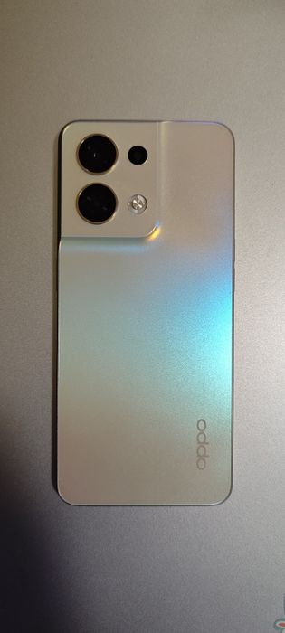 Vând oppo reno 8