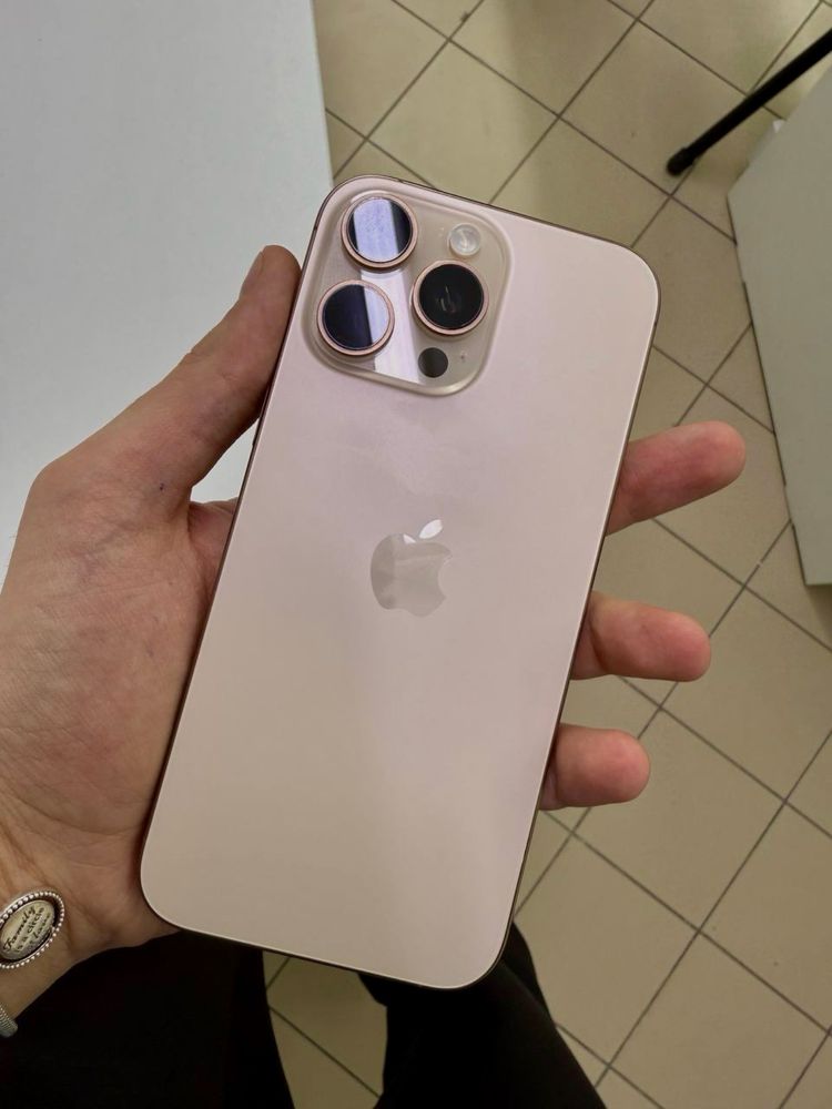 iPhone 16 Pro Max