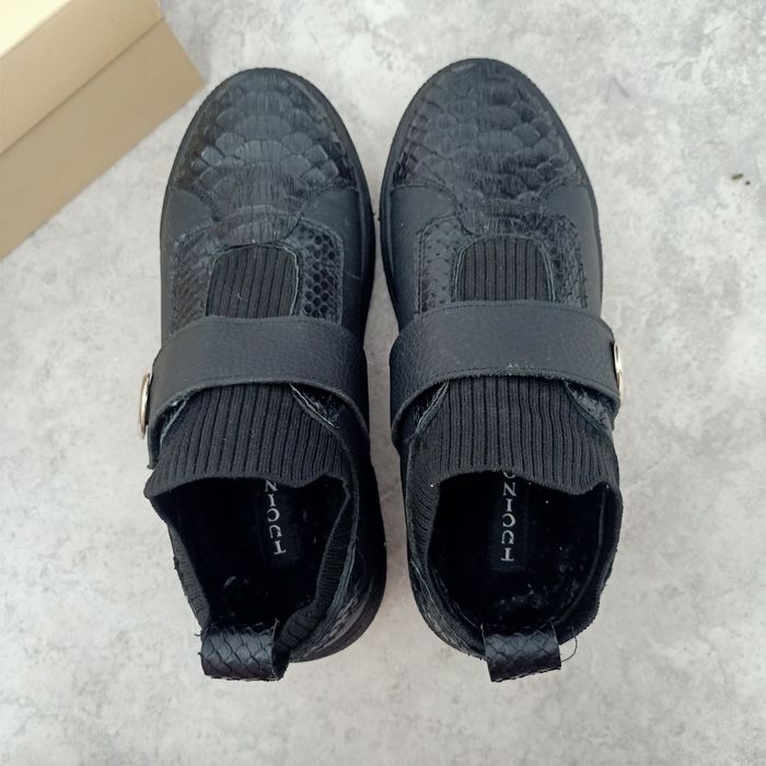 Продом зимнюю обувь