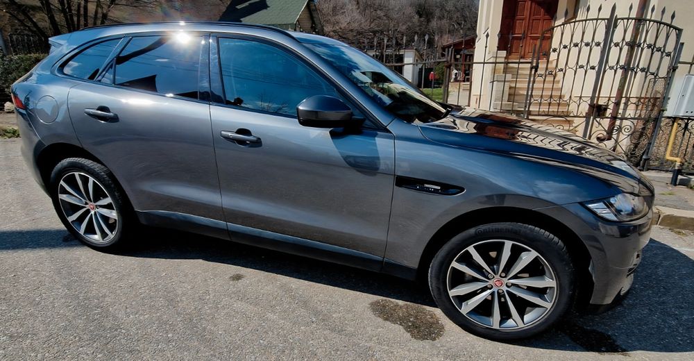 Jaguar F-Pace 2.0d 4x4 R-Sport Design.