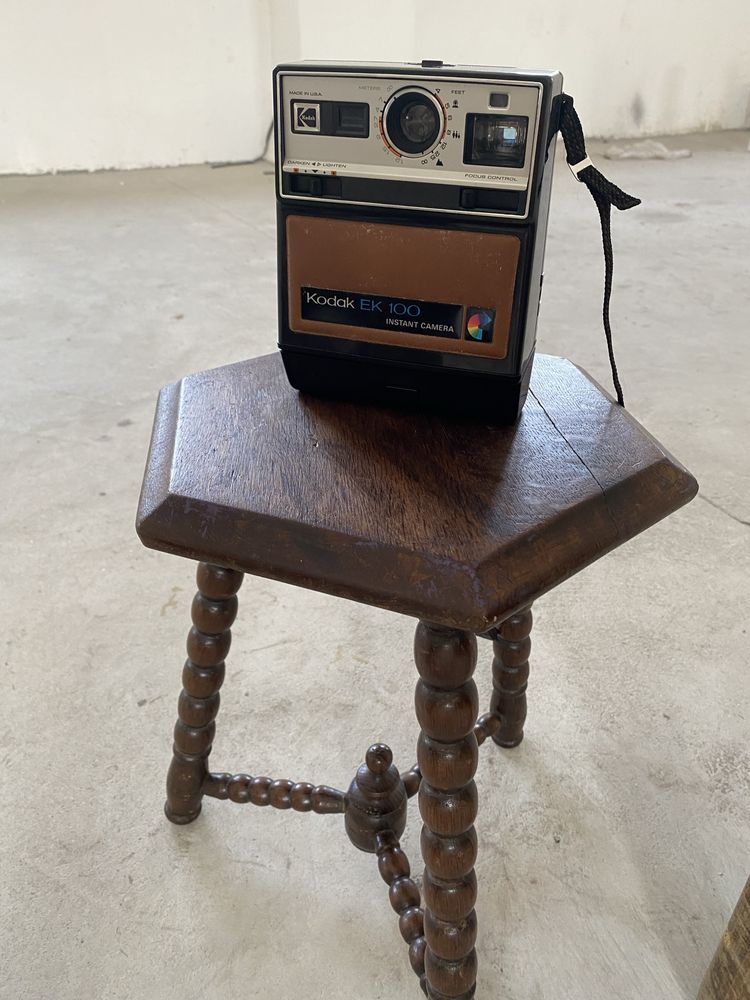 Ретро фотоапарат KODAK ЕК100 instant camera