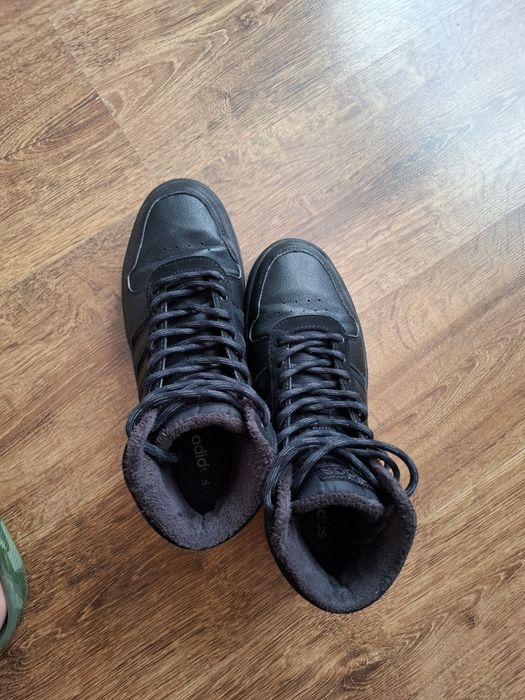 Vând adidas negrii 44