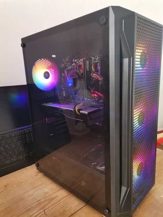 Отличен компютър за гейминг