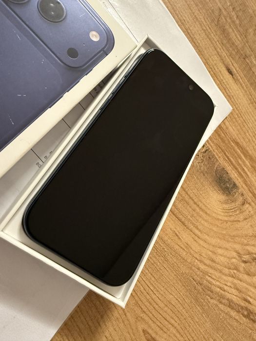 IPhone 17 PRO iSTYLE  Гаранционен като НОВ ! Deep Blue !