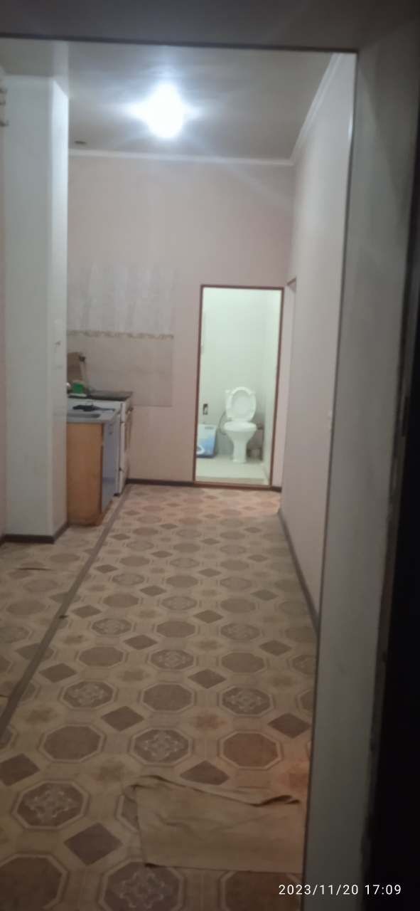 Продается высокопотолочная квартира в городе Алмалык