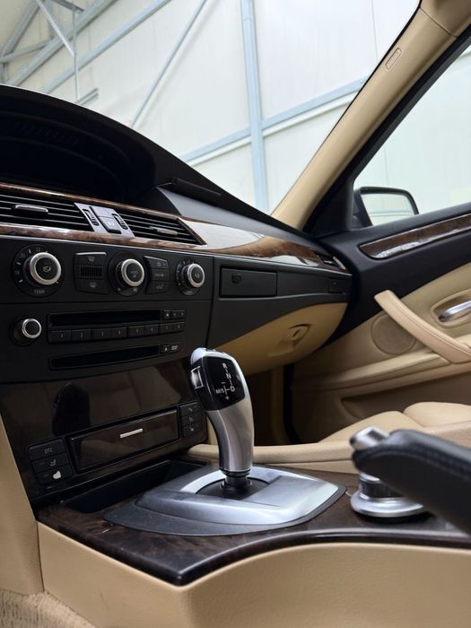 BMW Seria 5 / E60 / 520d / LCi