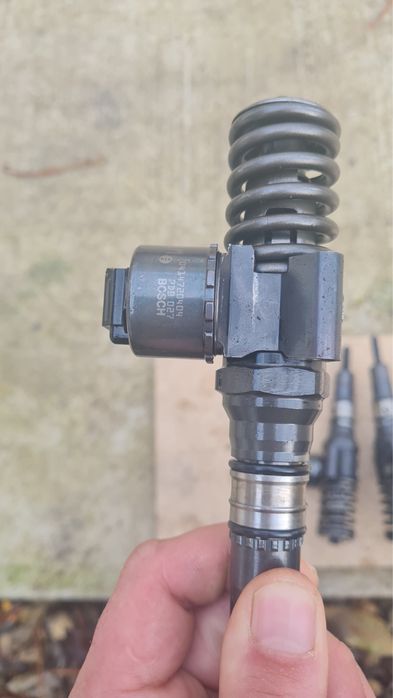 Injectoare Audi A6 C6 2.0 TDI BLB