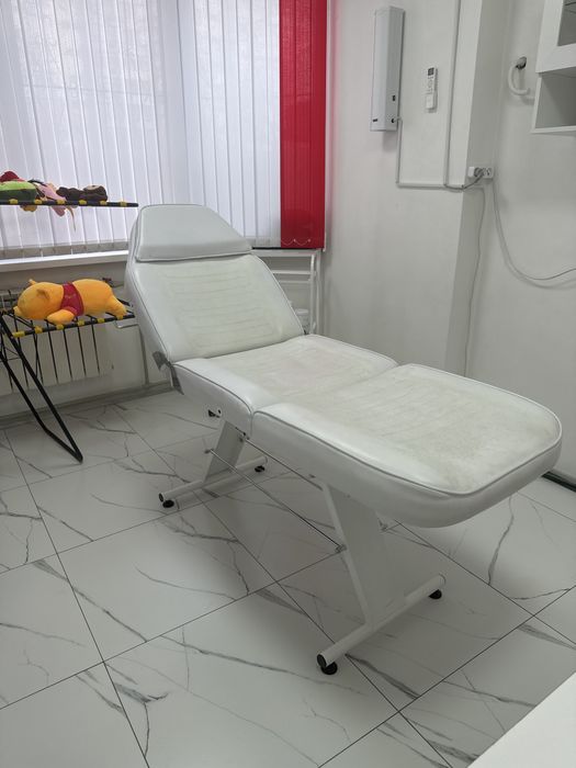 Продается Бу кушетка, отличного  качества, многофункциональная.