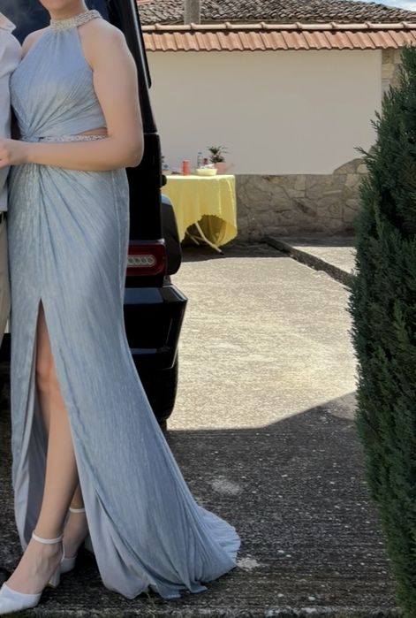 Официална рокля в цвят бебешко синьо