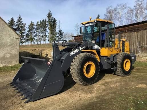 Погрузчик 330  услуги  . Погрузка планировка.