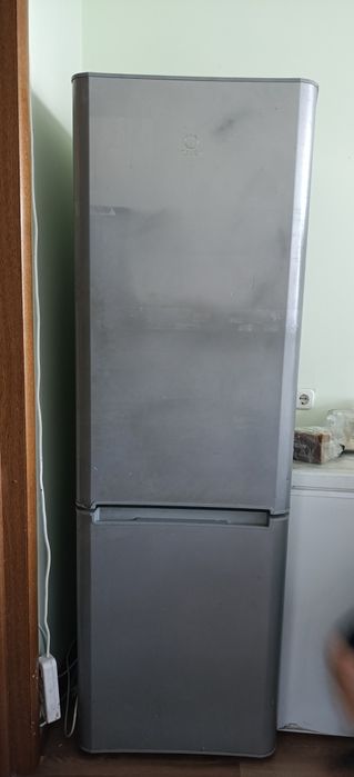 Продаю холодильник INDESIT в рабочем состоянии