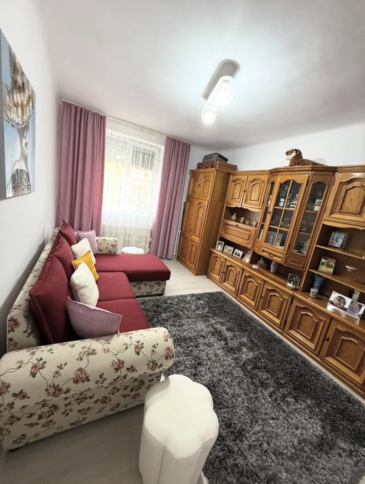 Vand apartament cu 2 camere