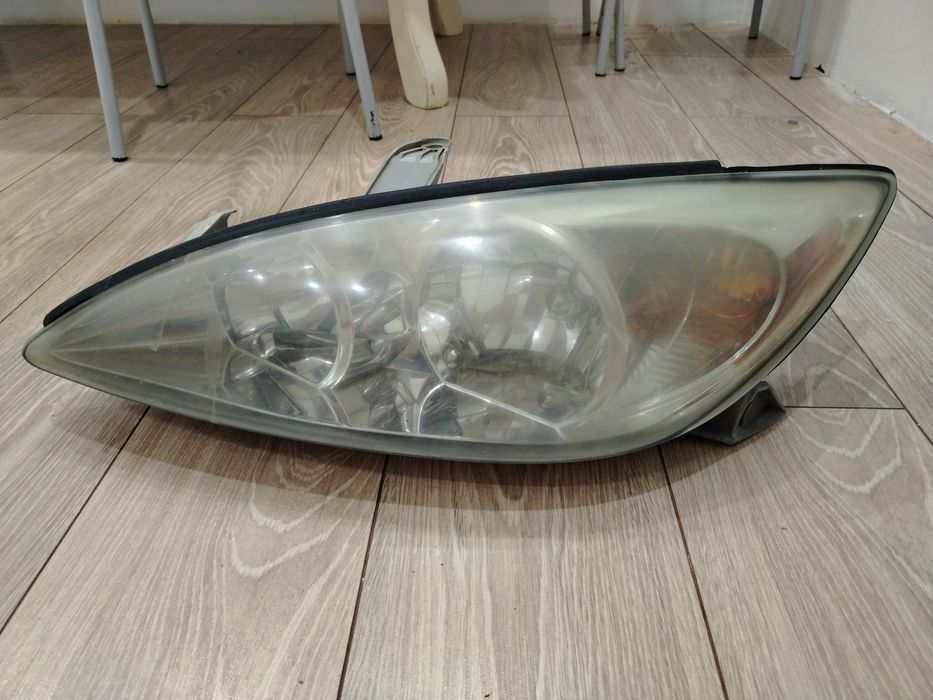 Продам фару на тойота камри 30