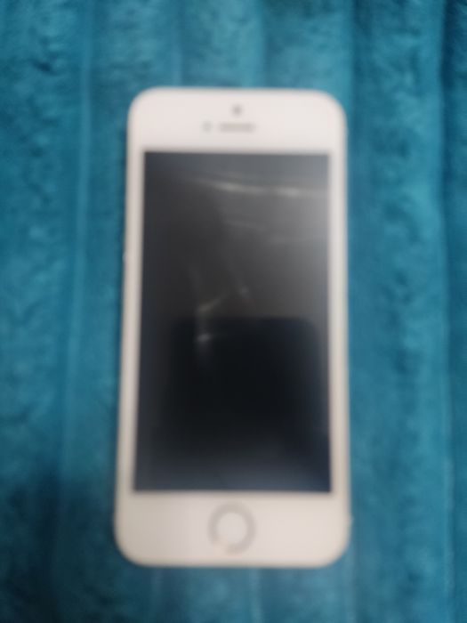 Продам айфон 5s нужно заменить батарею